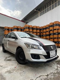 سوزوکی سیاز • ٢٠١٥ • بطارية وتواير جديدة