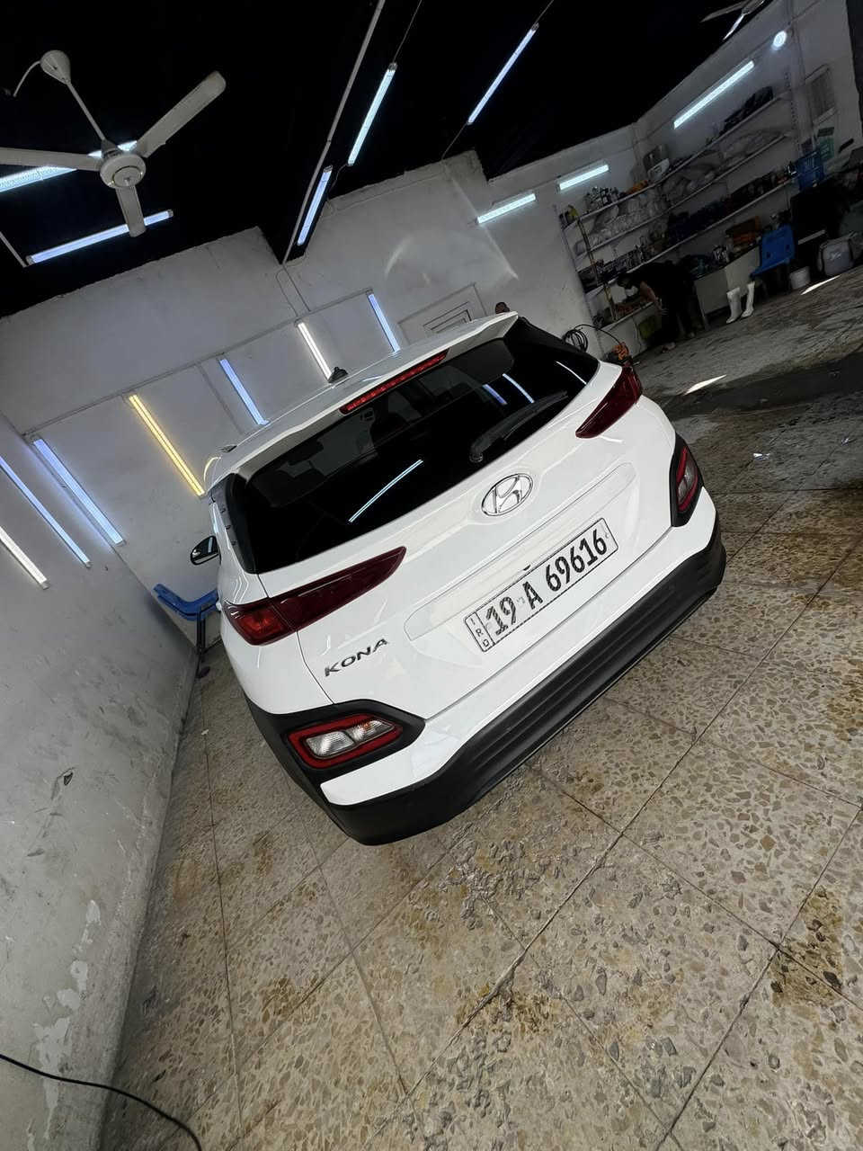 ٢٠٢١ للبيع 

ماشيه 88 مايل 

حادث كما موضح بالصوره والسياره بيها رش صبغ كلها على اثر الحادث فقط 

السياره لا مغلوبه ولا ملعوبه بيها ابد على حادث امريكا وانصبغت هنا السياره برغي ما مفتوح بيها ابد 

السعر 110 قابل للتفاوض 

***********
