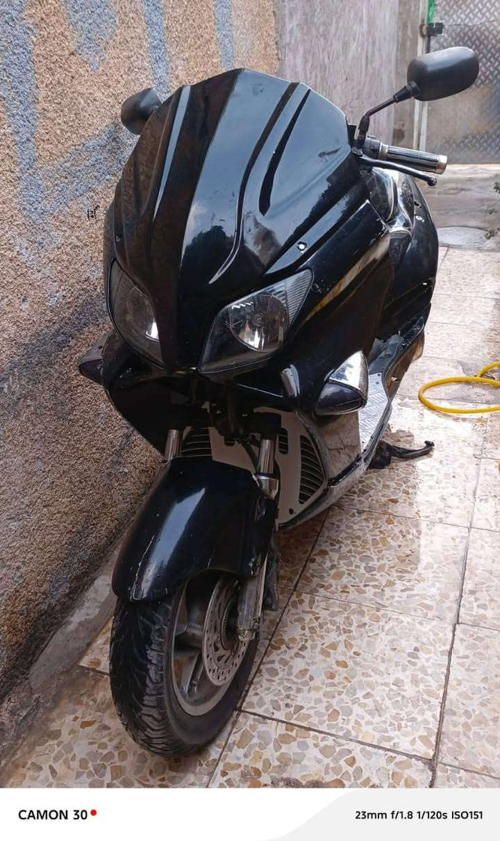 سلام عليكم دراجه للبيع دراجه جانت تشتغل تخم تاير سلف جديد لايت زنون طفت ماعرف شبيها قيم بل يرضي بي الله مكاني الشعب‏‪0770 087 3397‬‏
