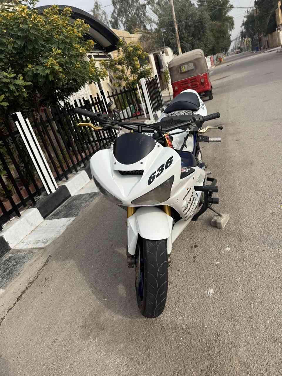 سلام عليكم دراجه كاوسكي 636 للبيع دراجه كلها كامله وماناقصها شي ابد شرط مكينه برغي مامفتوح بيه كفاله عامه كير ومكينه شررط زوج تايرات جلاتين كهربايات كلها شغاله دراجه بيه بكره وزنجيل رياضي ودروعه رياضيه واكزوز رياضي ودوسات رياضيه وستيرن رياضي كاربون أوراق كامله مكاني بغداد الحسينيه شراي يتصل دراجه سعرها مناسب ‭٠٧٧٣ ٣٧٤ ٠٢٣٧‬
