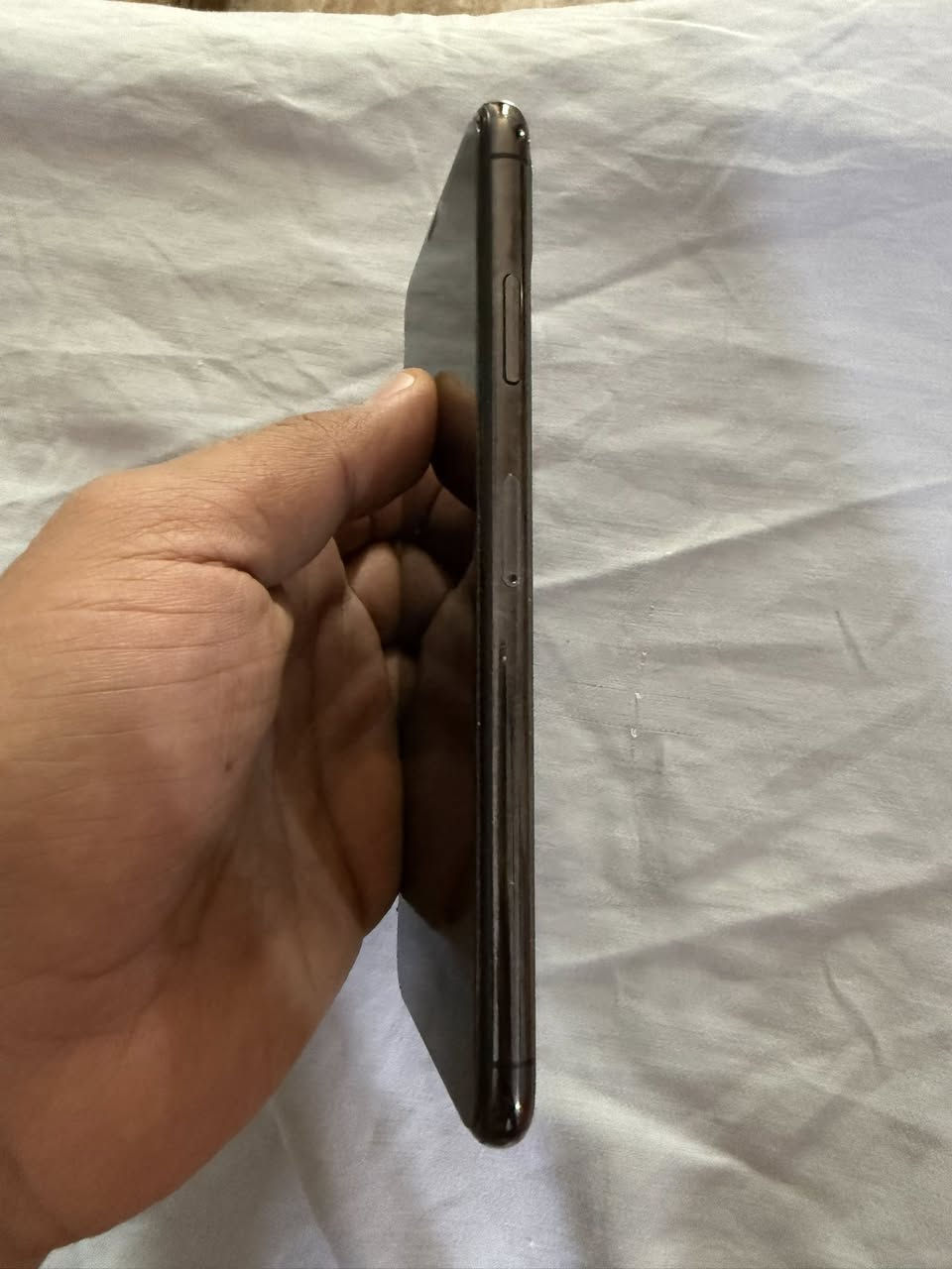 سلام عليكم ايفون اكس ماكس جديد فقط مبدل بطارية ذاكره 256 وكلش نظيف الجهاز سعره 200 مكاني كربلاء الحر ***********
