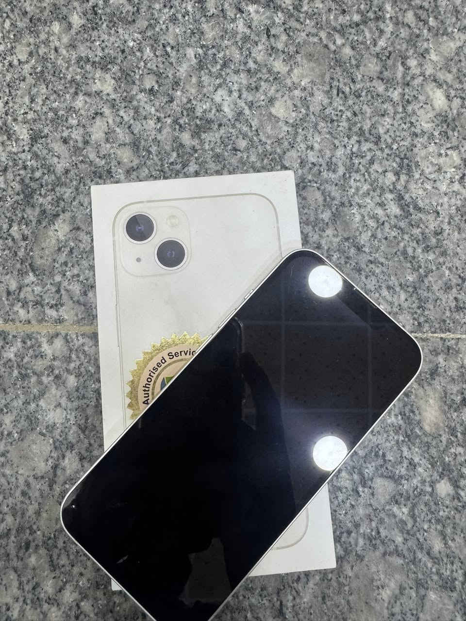 ايفون ١٣ عادي
للبيع ذاكره ١٢٨ 
بطاريه ٨٠٪؜
الجهاز شرق اوسط 
فقط بي طخه بالشاصي موضحه بالصوره 
الجهاز تك سيمكارت
الجهاز وياه  كارتونته 
ضمان ماستر
العنوان بغداد الدوره جمعيه خير الله 
السعر ٣٩٠ 
الرقم 
***********
التواصل فقط عبر الواتساب او اتصال
