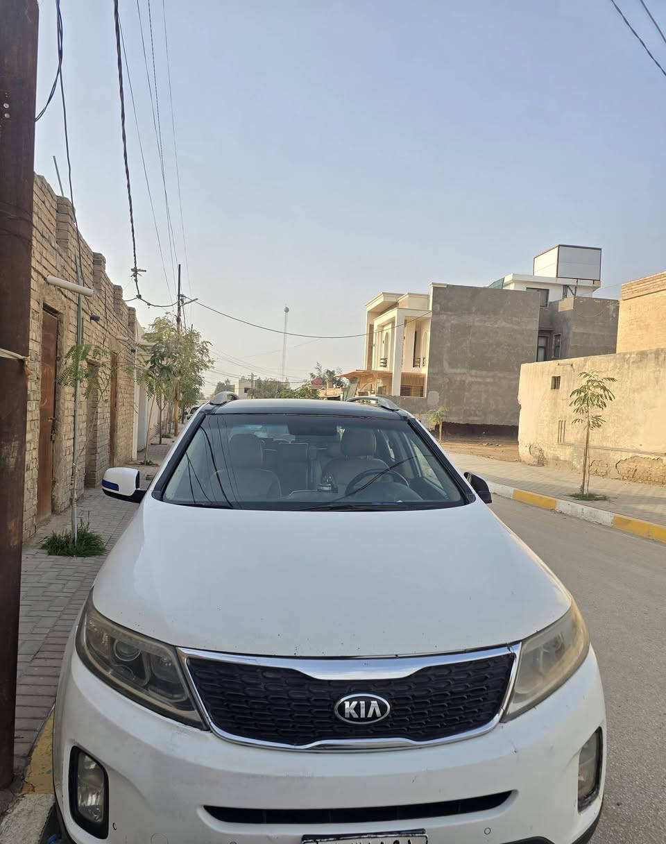 سورنتو مديل 2014 خليجي مكينة 6 3500     7 راكب 3 قطع تبريد اشاير بالمري بنوراما وبيها بعد مواصفات 
السيارة بيها قطعتين بنيد مبدل شرط بدون دواخل وبنوراما مبدله الباقي كله مكفول من الفتح والصبغ رقم السيارة نجف باسمي شرط مداور ثاني يوم  ب165 وبيها مجال للشراي
***********
