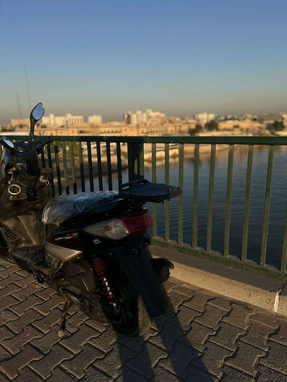 سكنس فحل كابريتر كفالة عامة الدراجة لير العنوان بغداد الشعب الرقم *********** الدراجة نضيفة تجي تفحص وتشوف وتشلع عيوني السعر 950 وقابل للتفاوض + الدراجة رمبة ما صارلهة من نازلة 5 تشهر
