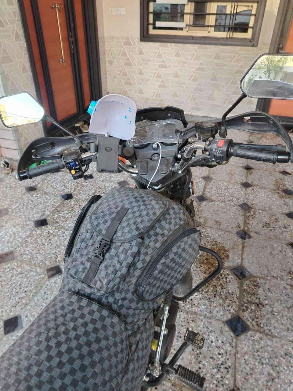 السلام عليكم
دايوان جبلي 2026 بعدهه باسم الشركه
ما مشتغله دلفري
مبدل دهن مره وحده الامزيول الاصلي تحت السحك بعدهه تحويل مباشر بدون متاخذ الدراجه وياك رقم اربيل
مكاني بغداد العبيدي
السعر  2850 مليونين و850 الف وبيهه مجال لطيبين
***********
