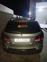 دوج جورني • ٢٤٠٠ ٤ سلندر • شاشة وكاميرا