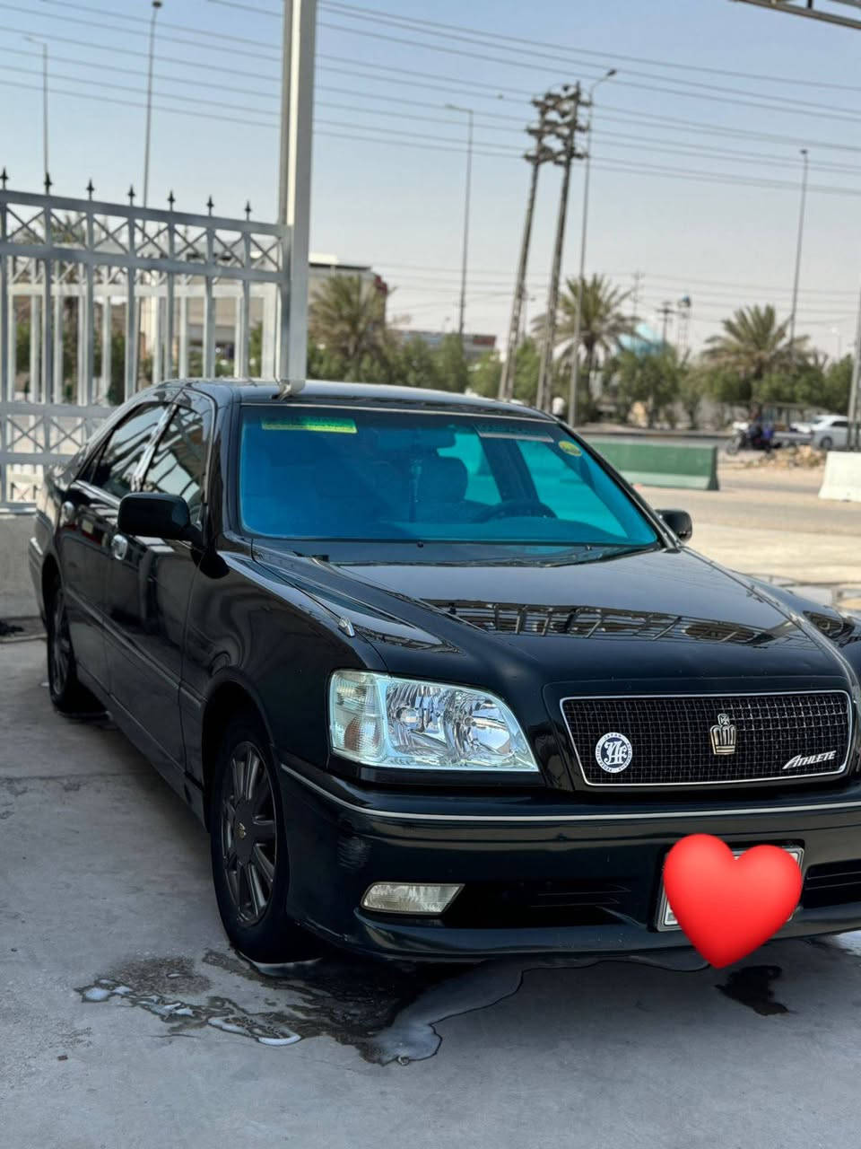 السلام عليكم كرون ملكه البيع ومراوس حسب قناعه موديل 2000 دخول جديد قرار 48 رقم بصره دولي مكينه ديفور كبير كير خارطه مرقوب 3 دكم كرستال اصل  تخم تاير حداده كله جديد ع وضع شريكه سياره كصه قماره ولباقي كفاله عامه السعر 120 وبيها مجال العنوان البصره الزبير رقم لهاتف ***********
