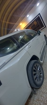 لاندكروز ٢٠٢٣ ساز بغداد ماشية ٣٩ الف  بيها ملاحظه جدا بسيطة  بأسمي تاه...
