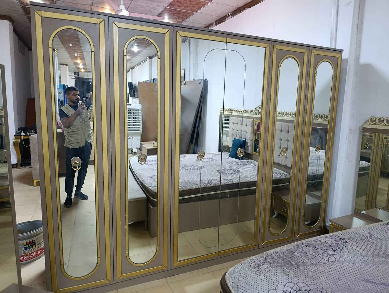 معرض أبو فواز للأثاث المنزلي
يتوفر لدى معرض ابو فواز للاثاث المنزلي الجديد والمستعمل 
غرف نوم تركي 9قطع 👌👌 استعمال قليل نظافة 90/100

العنوان تكريت شارع الزهور مقابيل كليه التربيه للبنات معرض ابو فواز للاثاث المنزلي الجديد 👉👉👌

للاستفسار. ***********
