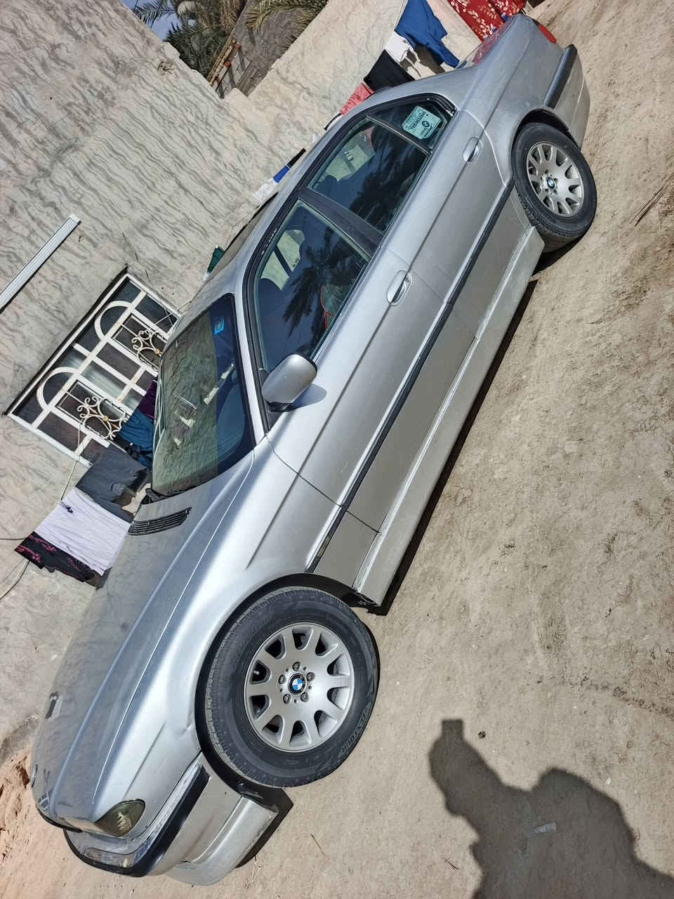 سلام عليكم البيع بي ام خفاش موديل 96 محدثه 2000 رقم بغداد بسمي مكفوله من اي ضربه  مكينه وكير وحداديه وتخم تاير وتبريد خير من الله 740 اصل مكينه 8 ستوني شاده السعر 62 وبيه مجال مكانه كوفه جسر ام عباسيات *********** بيع مستعجل
