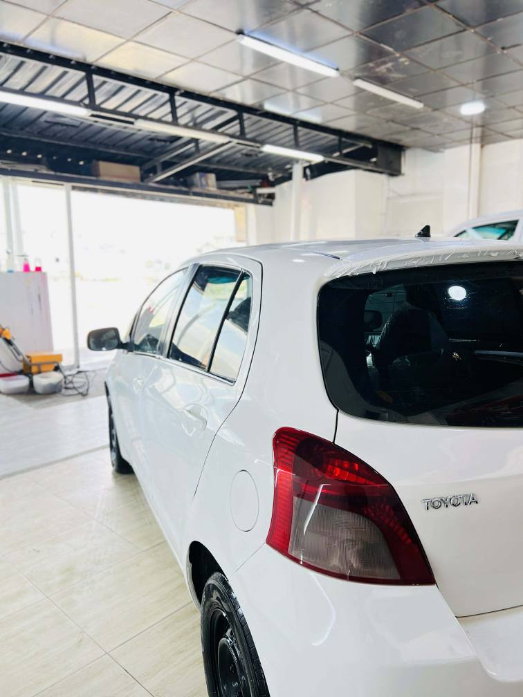 تويوتا يارس ٢٠٠٨   
مه كينه گه وره  ABS سه قفي بوياخي نيه  عام نيه حيزام نيه پشتو پيشي  كه پسه گير مه كينه  به شه رت ١ دينار مه سروفي تيدا نيه  بو زانياري نرخ په يوندي به و ره قه م تلفونه بكه ن 
ژ.م     *********** أربيل, العراق
