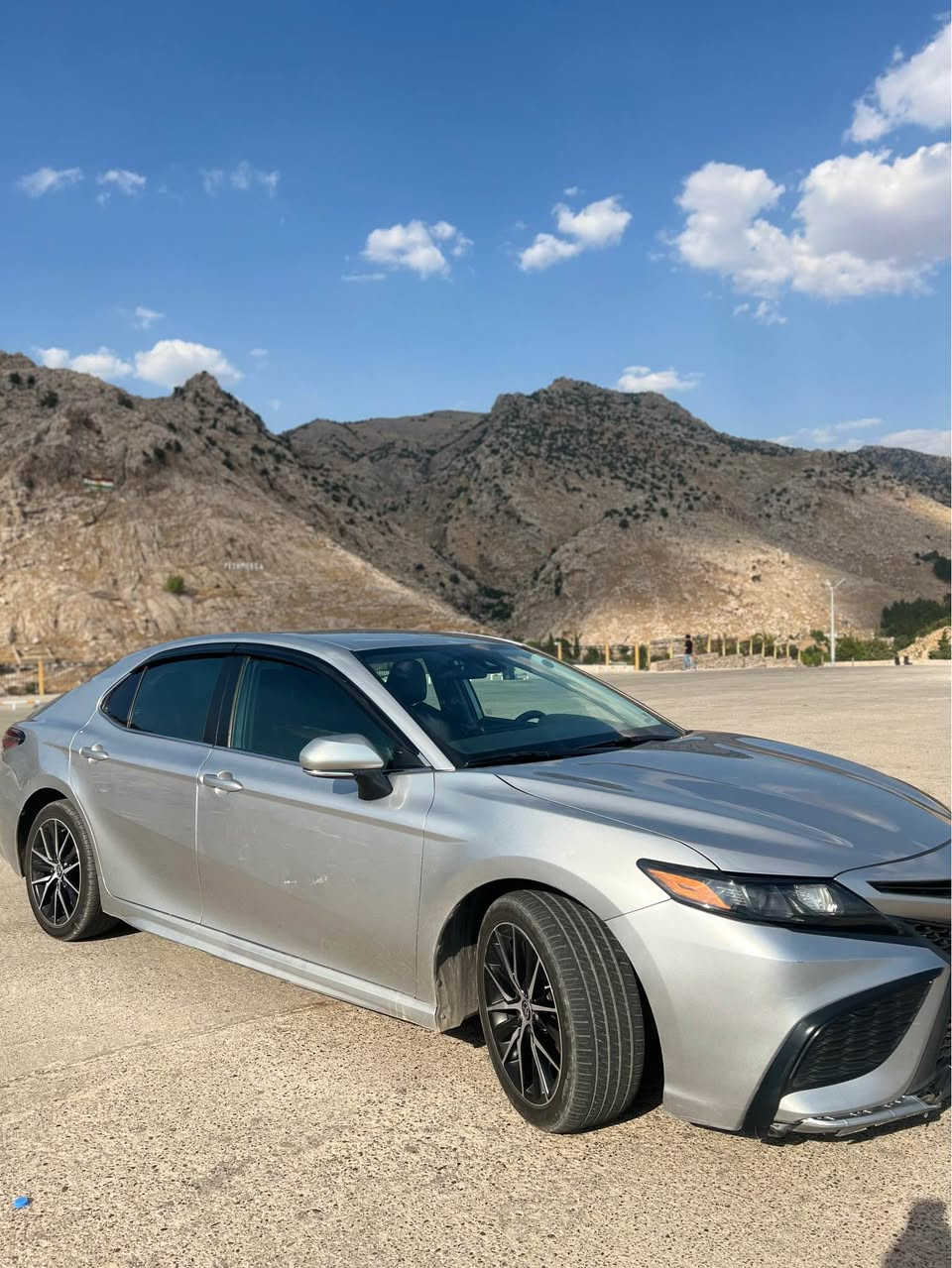 ***********
TOYOTA CAMRY 2023 SE
بي سبىوخ بي دعم 
كير مكينه شه رت
تحويل وكاله شه رت
رقم سنوي جديد
سعر فول فول مناسب
*********** اكر, نينوى
