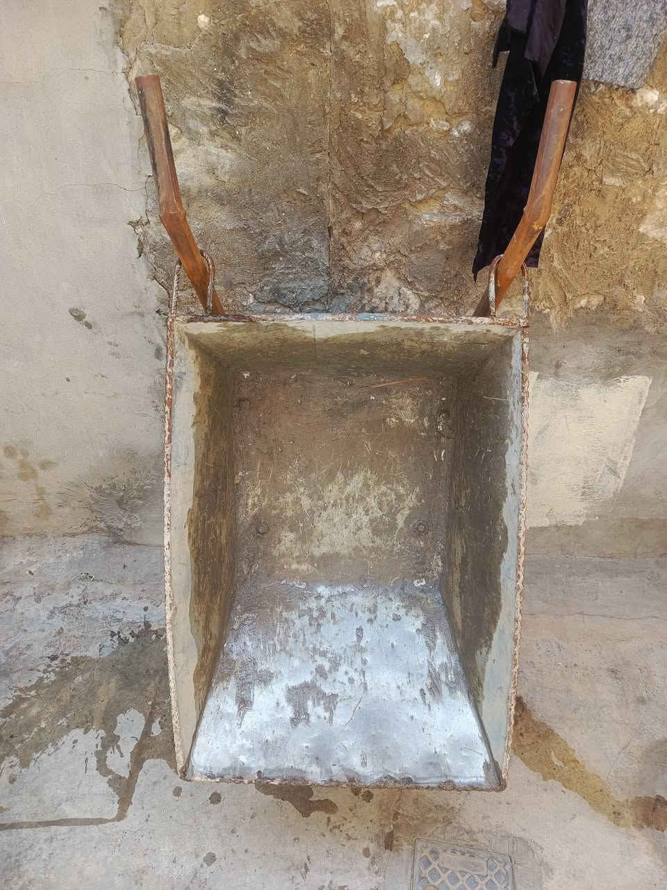 السلام عليكم 
العربانة 40 الف 
والبراد 75 الف يحتاج بس فلاتر شرط الشغل المكان امام قاسم مجال بسيط حگ الجية


**إذا كنت صاحب هذا الإعلان وتريد حذفه لأي سبب، رجاءا أرسل رسالة إلى الدعم الفني**