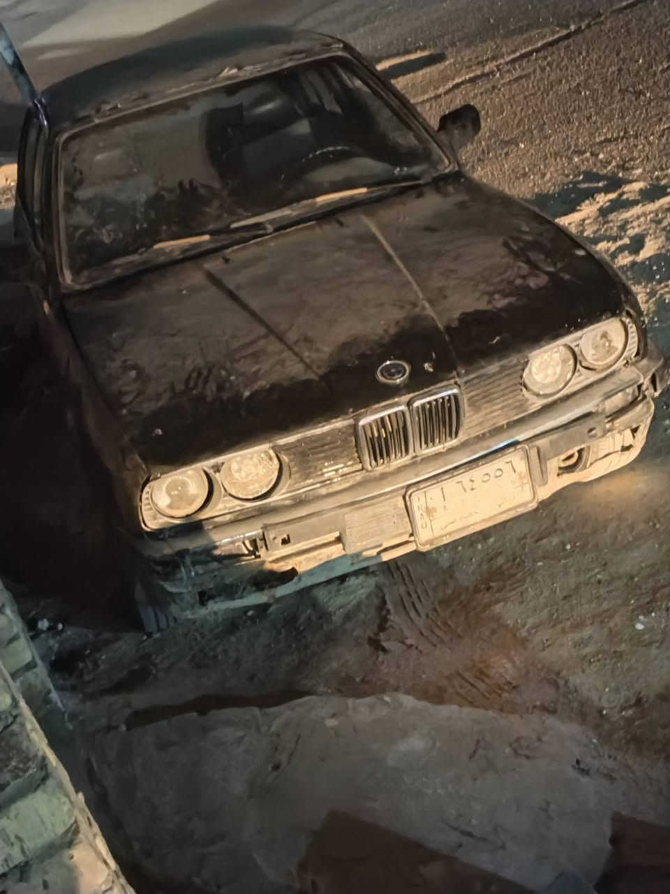 السلام عليكم
للبيع او مراوس حسب قناعه BMW E30 مكينه وكير ونجي تايرات جدد مكينه خرسه
بيه نقوصات سياره سعرر. ١٨ وبيه مجال  رقم الماني ديالي
شراي بي خير ويدلل *********** مكان قضاء الشاميه
