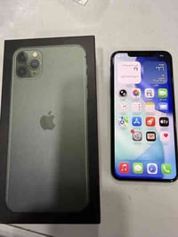 آيفون 11برو ماكس ذاكره 256 لون زيتوني الجهاز شرق اوسط ضمان ماستر نضافه...