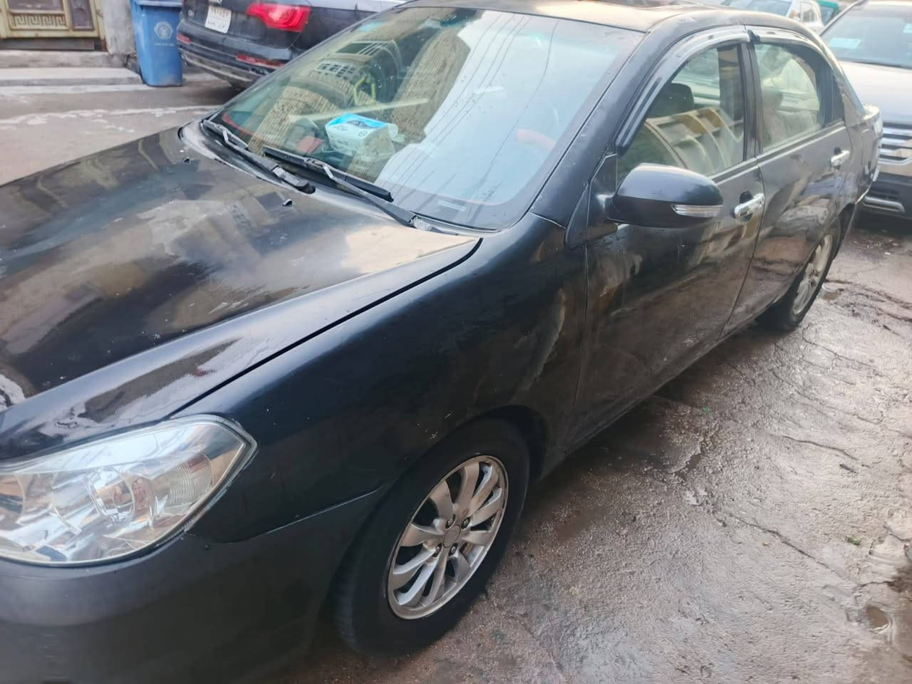 السلام عليكم بيوايدي جي ثري رقم واسط بسمي سنويه 29 هزه جديده  تحويل ثاني يوم موديل 2013 سياره بصمه فتحه صقف مكينه وكير بلادي خير من الله منضومه تبريد كامله شاده باقي بس غاز سياره كشره شوف العين يرادله ترتيب مكاني بغداد العبيدي ***********
