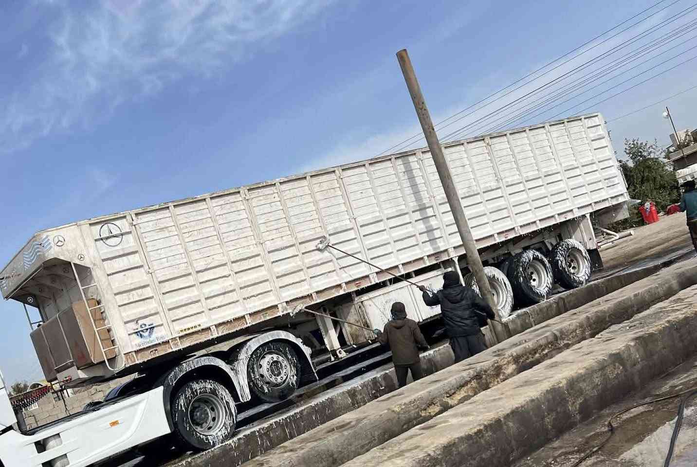 السلام عليكم للبيع عربانه ٣محاور شاصي ١٦جتف ٧دناكير ١٤صيني طول ١٢.٦٠ للستفسار ***********
