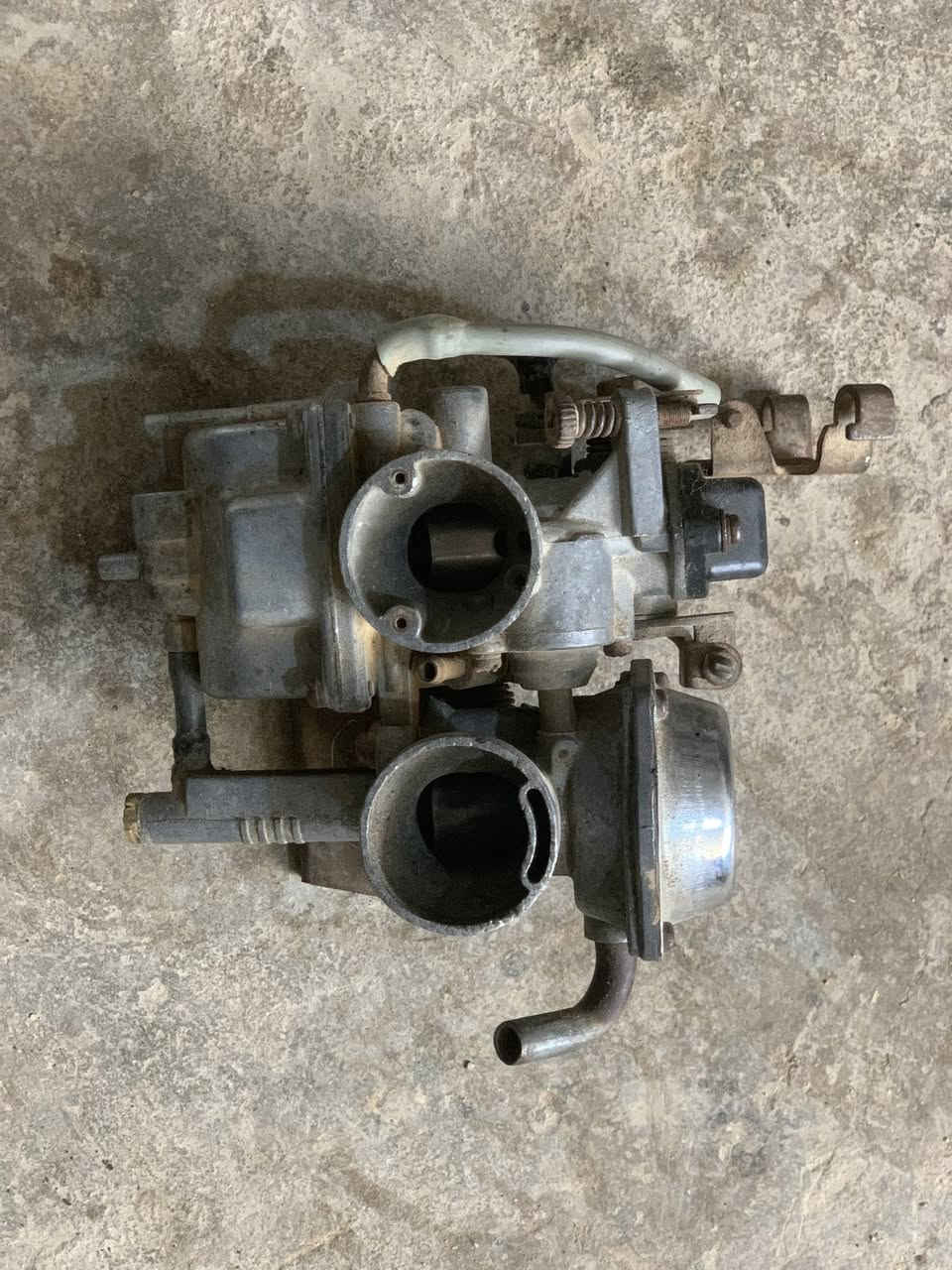 للبيع ادوات قفاز
كابريته هوندا 250
كابريته هوندا 600 
وباقي الادوات بالصور 
توصيل موجود للستفسار ***********
