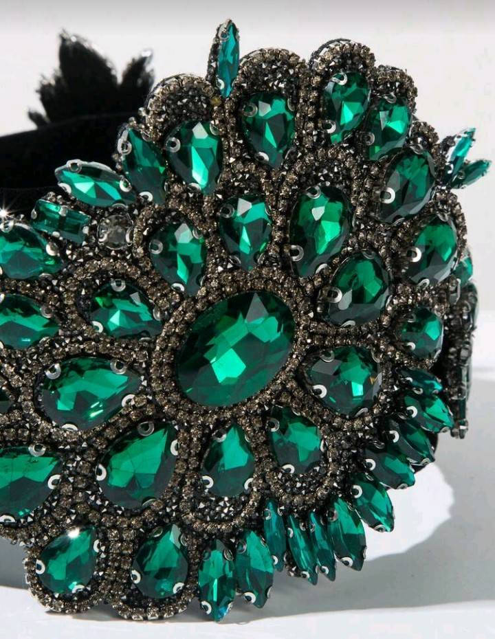 متوفرة هذا الجمال 🥹
طوك كريستال ثقيل يمووووت 💯 
سعره 4000 آلاف


**إذا كنت صاحب هذا الإعلان وتريد حذفه لأي سبب، رجاءا أرسل رسالة إلى الدعم الفني**