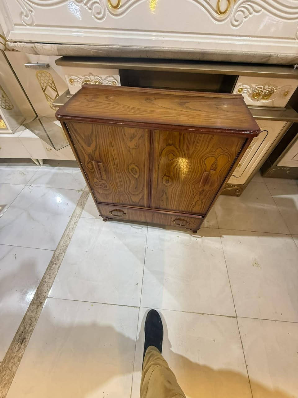 غرفه ام مسرح
غرفه شغل وصط 
غرفه نضافته ٩٥ 
سعر غرفه ٩٥٠ وبيها مجال 
شد ونقل مجاني بداخل بغداد 
حجز وتساب فقط  ***********
