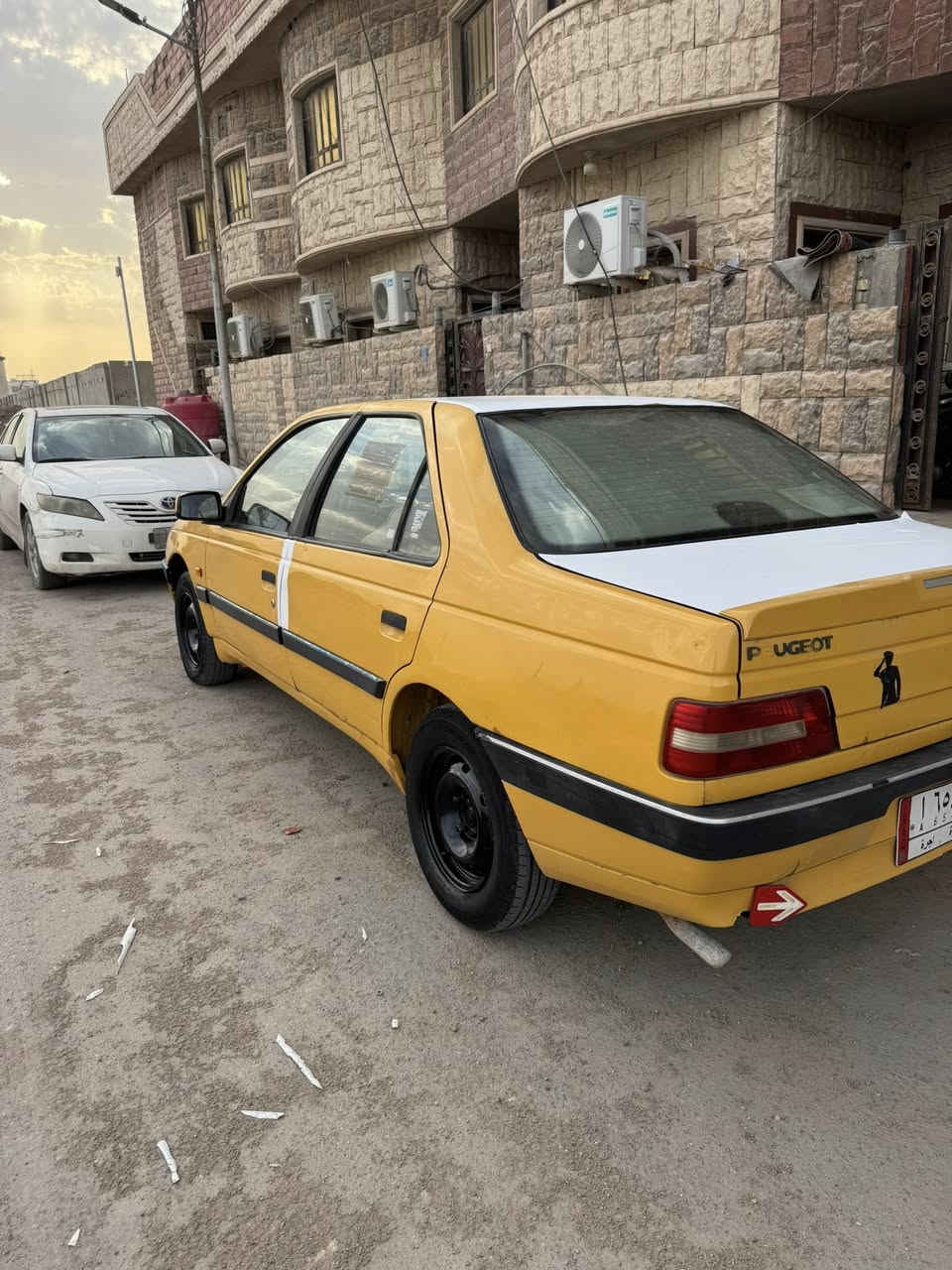 السلام عليكم بيجو 405 مبدل بنيد فقط السياره حلوه وجاهزه حداده كير مكينه  تبريد خير من الله مديل2016 السعر المطلوب 35 جوه السوك عنوان البصره الجبيلة
***********
