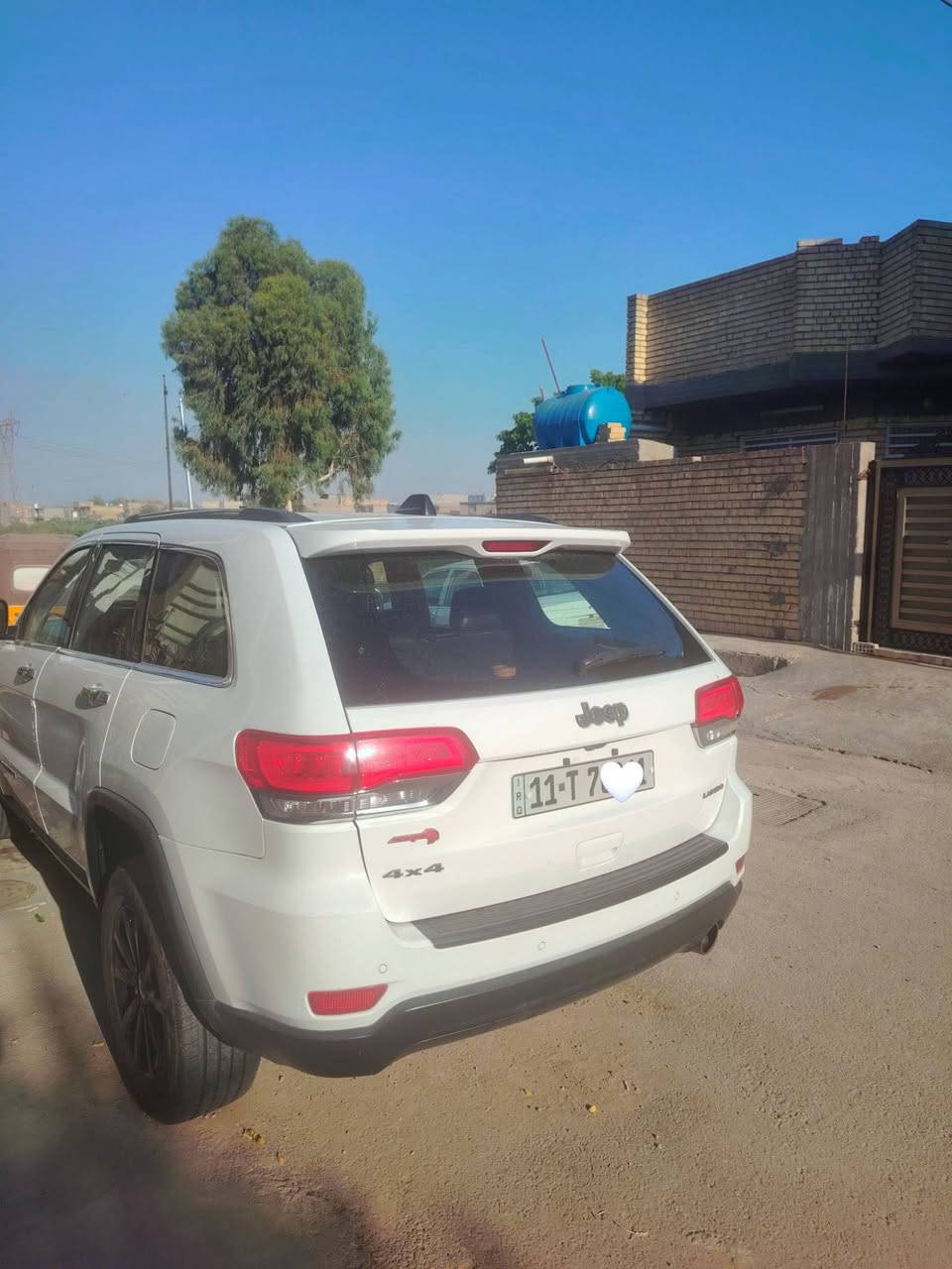السلام عليكم
جيب شيروكي 2017

وارد امريكي رقم بغداد النكليزي الجديد
محرك V6 
سعر : 180$ و بيها مجال

ستفسار : ***********
