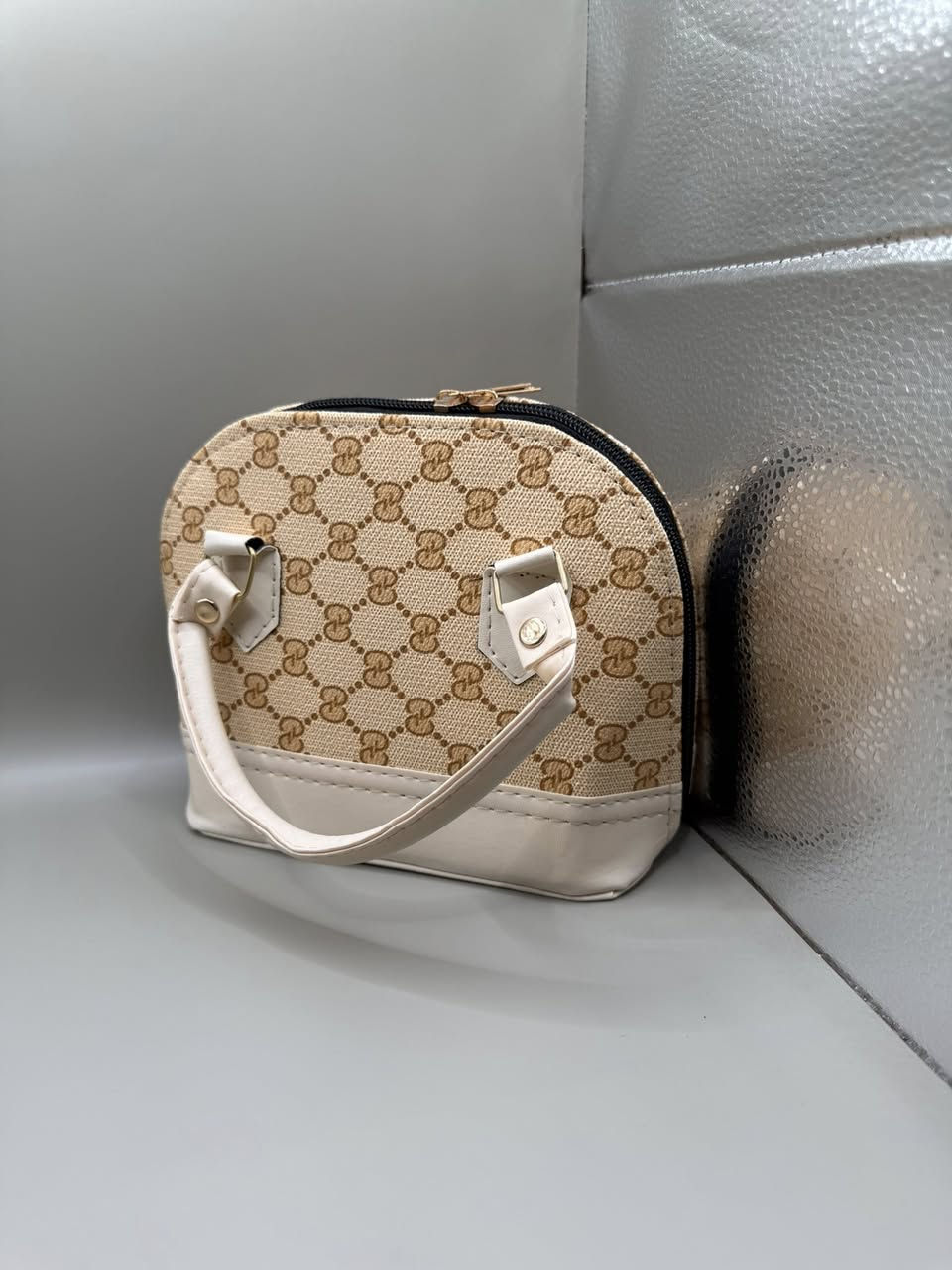 شلعه ١٥ قطعه سعرها ٥٠ الف توصيل 5 جميع المحافضات والي يريدها يدز رقم وعنوان وقرب نقطه داله


**إذا كنت صاحب هذا الإعلان وتريد حذفه لأي سبب، رجاءا أرسل رسالة إلى الدعم الفني**