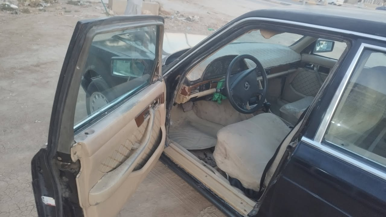 جانبو باب طوديل  مديل 82مكينه ففي تي 3000تبريد ويه السويج تخم تاير باتري جديج حداديه نص عمر سياره حلوه بس يرادله ترتيب رقم ميسان مشروع وطني سنويه 29مداور ثاني يوم السعر 30وبيه مجال مكاني كربلاء ***********
