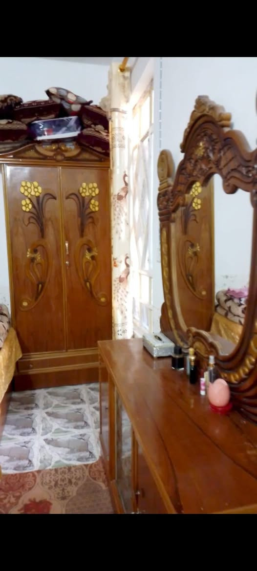 السلام عليكم غرفة اخشاب تسكام مستخدم نضيف جدا استعمال شهرين مكاني مناذره بيع مستعجل للاستفسار ***********
