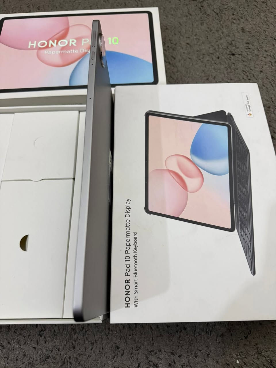 هونر باد 10
ذاكره 256 
بطاريه كبيره 
معالج سناب دراكون 7Gen3  سلسله 
السع130 ويتوفر توصيل


**إذا كنت صاحب هذا الإعلان وتريد حذفه لأي سبب، رجاءا أرسل رسالة إلى الدعم الفني**