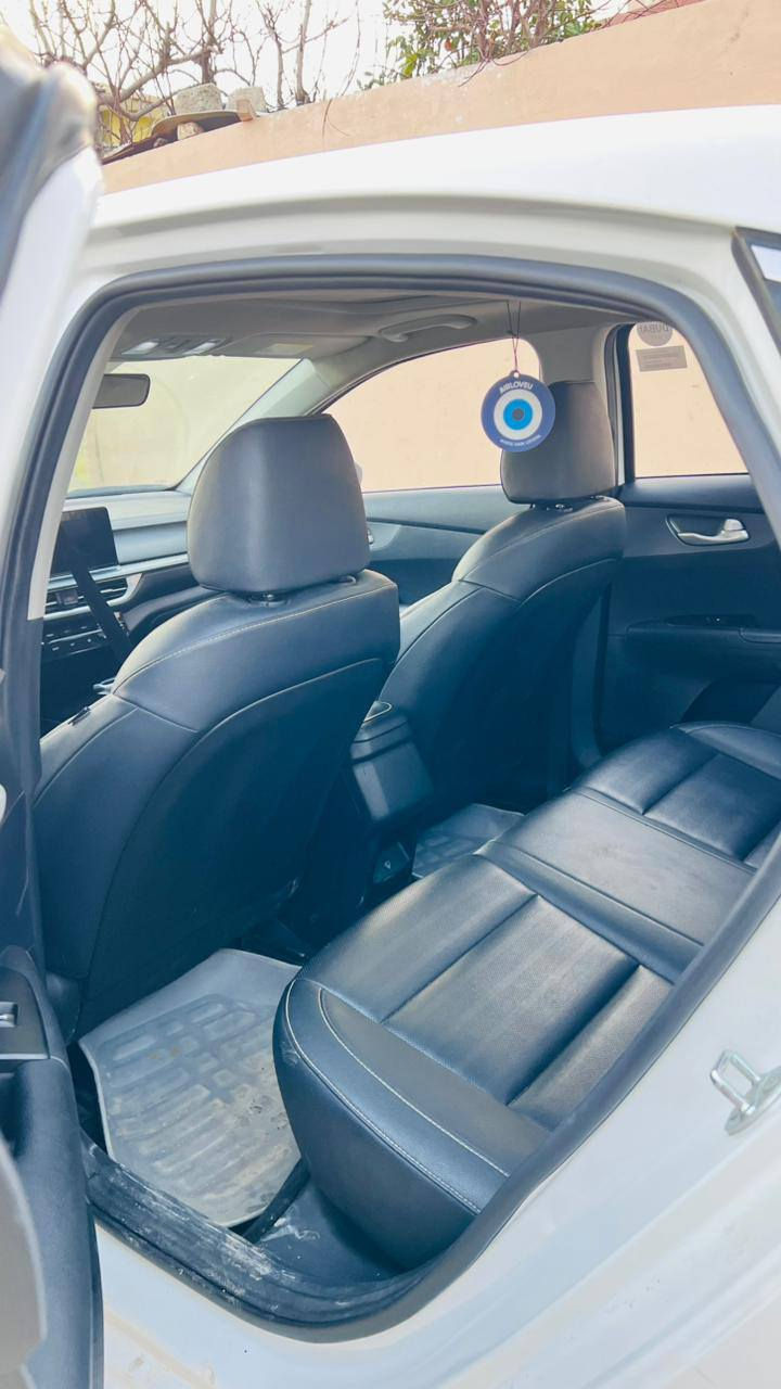 سلام عليكم
K3   موديل ٢٠٢٤
للبيع فول مواصفات
بصمه فتحه سقف
3انضمه قياده 
تحكمات ستيرن
هاند بريك بصمه
هوتو اور
سياره فول فول 
بيها صبغ شبر بل بوند 
سياره كوري     سعر ١٤٢ بيها مجال 
***********  الي مو شراي لايتعبني 
سياره بسمي تحويل مباشر
