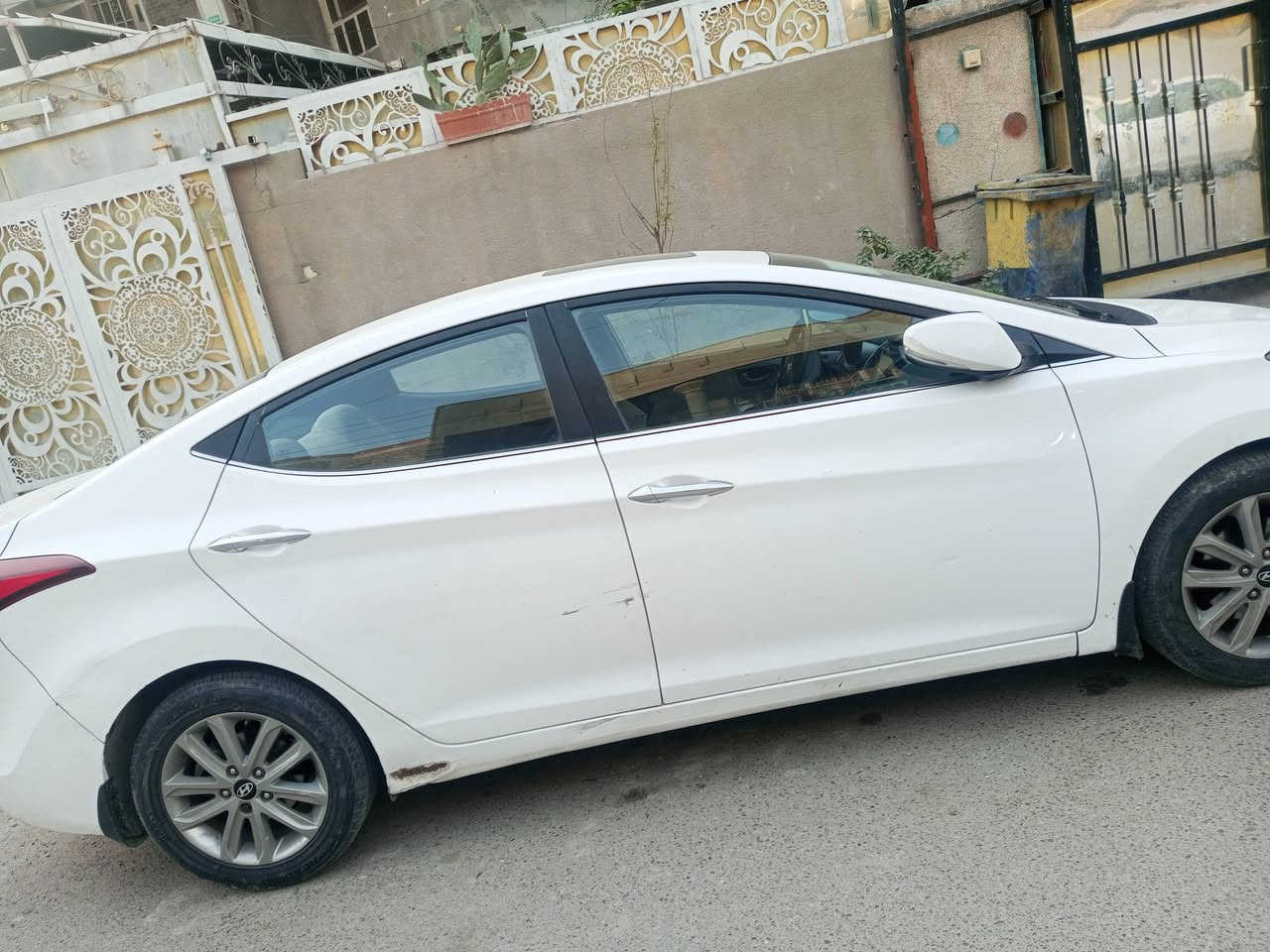 السلام عليكم النترا 2016خليجيه فول عده البصمه مري شفط مكانه البياع الشهداء السعر 114بسمي رقم تاليفون ***********
