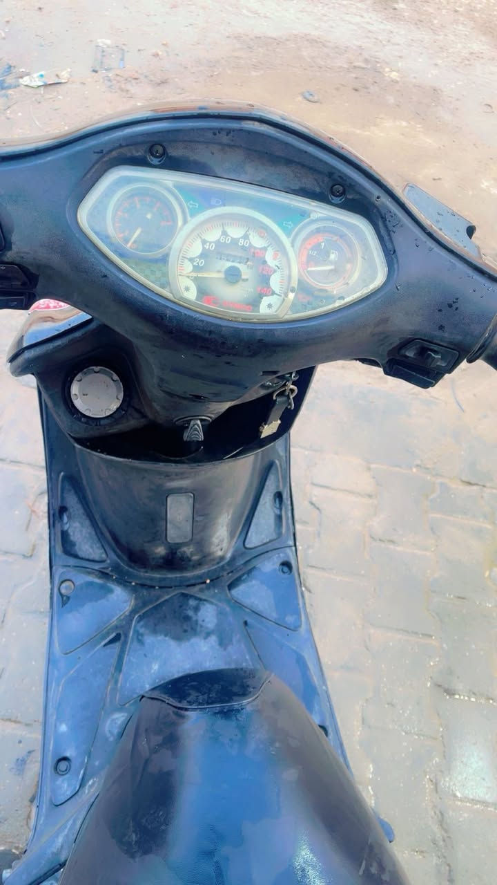 سلام عليكم 
دراجه كامكو G4  للبيع حلوه مرتبه كامله مابيها نقص برغي واحد محرك مامفتوح ناعمه شلعه حلوه تايرات جدد كهربائيات كلها شغاله دشبول شغال سلف هندر شرط الفحص 
السعر 450 وبيها مجال قليل للشراي 
مكاني نجف حي ابو طالب 
***********
مامتواجد فيس الشراي يتصل وبالخدمه
