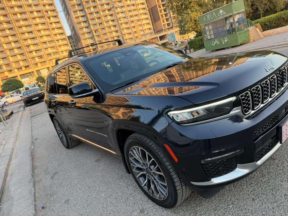 السلام عليكم
2023 JEEP GRAND CHER L SUMMIT
جيب سومت 2023 ( امريكي )
فول فول مواصفات فورويل بانوراما
 ( الفحص والهزة المرور جاهزة )
سعر مناسب 🔥
رقم الشاصي 1C4RJKEG6P8732411
2 كلر اسود
الحادث 
الجاملغ خلفي طرف يسار وجزء من باب الصندوق وصبغ بنيد من امريكا صور الحادث موجودة مع الصور ايرباكات سليمه 100‎%‎ 
المحرك : V6. 3.6L .
العداد : 29 ml
موصفات:
رباعي 4x4
  نظام تعليق هوائي (جكات).
  قيادة ذاتية عند المنعطفات.
  رادار امامي مع مانع تصادم .
  نظام الرؤية الليلية.ناضور ليلي
  تحذير الخروج عن المسار .
  مستشعر نوم السائق مع نظام التوقف الآلي
  تحذير النقطة عمياء ٥ .
  نظام تحذير عند التقاطعات.
  نظام تحذير عند تجاوز السرعة المحددة.
  نظام عرض المعلومات على الزجاج الامامي (HEAD UP
‏(DISPLAY
  نظام تقليل الضجيح داخل المقصورة.
  إنارة محيطية.
  شاحن موبايل وايرلس.
  تعديل وضعيات مقود السائق كهربائيا.
  مرايا تعتيم ذاتي.
  المرايا الجانبية قابلة للطي كهربائيا
مرايا الجانبية فاد
نظام الصوت من ماكنتوش مع 19 سماعة.
ويل قياس 21 انج .
* سقف بانوراما .
  شاشه كبيرة 10.1 انج .
  شاشة للراكب الأمامي .
  نظام الخرائط (GPS) .
  عرض خرائط الطريق على لوحة القيادة.
  لوحة القيادة بقياس 12 أنج.
 5 كاميرات خارجية مع بخاخات ماء للتنظيف.
4 كامرات داخلية
 كاميرا للمرأة الداخلية.
  تصوير حراري ليلي .
  المصابيح الأمامية زنون .
  كشافات الضباب زنون .
  دخول ذكي.
  بصمة على 5 ابواب للدخول الذكي.
  تشغيل عن بعد .
  الصندوق الخلفيي كهربائي .
  فتح الصندوق الخلفي مع حركة القدم.
أقل
  فرش المقصورة الداخلية من الجلد الطبيعي الفاخر.
  اضافات من الخشب الطبيعي للمقصورة الداخلية.
  ذاكرة لحفظ وضعيات الجلوس للمقاعد الأمامية
  مساج للمقاعد الامامية .
  المقاعد الأمامية كهربائية .
  المقاعد الأمامية تبريد وتدفئة .
  المقاعد الخلفية تدفئة وتبريد .
  ستائر للشبابيك الخلفية.
  انارة داخلية LED متعددة الالوان .
  حساسات امامية وخلفية .
  7 راكب 
  مكيف خلفي مع وحدة تحكم منفصلة .
  تدفئة مقود القيادة.
  مانع تصادم خلفي .
  بلوتوث تلفون .
  محدد سرعة .
  نظام التشغيل والاطفاء الاوتوماتيكي
  مكيف خلفي مع وحدة تحكم منفصلة .
  تدفئة مقود القيادة.
  مانع تصادم خلفي .
  بلوتوث تلفون .
  محدد سرعة .
  نظام التشغيل والاطفاء الاوتوماتيكي .
  نظام بريك اوتماتيكي
بعد هواي موصفات اعلى فئه 1/1
السعر انشالله مناسب 37.000 وبيها مجال
مكان السياره اربيل كاتي 
سعر  34000$
                                                                ***********
                                                               ***********

