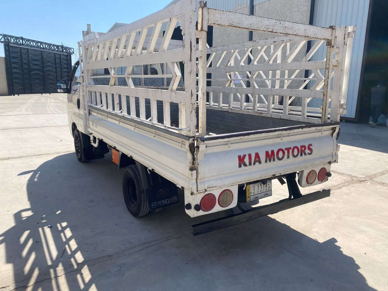 من رخصت مدير الكروب كيا نثية موديل 2009 للبيع مكلف بالنشر غير متواجد على الفيس رقم صاحب الشئن تفاصيل مع صاحب السيارة على الواتساب ***********
