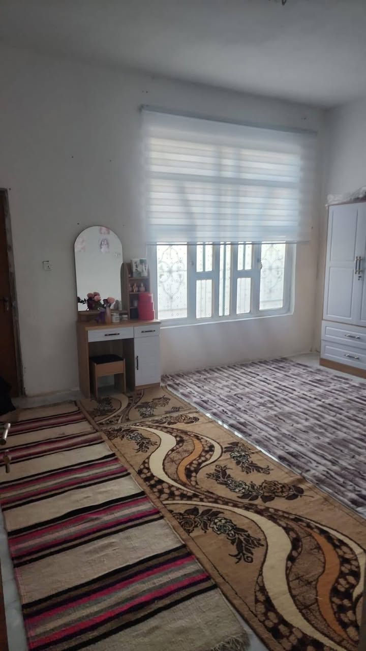 بيت ٣٠٠ متر طابو ملك صرف منطقة الخالص للبيع 

يتكون من أربعة غرف و صالون و حديقه مع الاثاث صاحبته تريد تبيعه بداعي السفر و العلاج 
تفاصيل أكثر واتس 
***********
