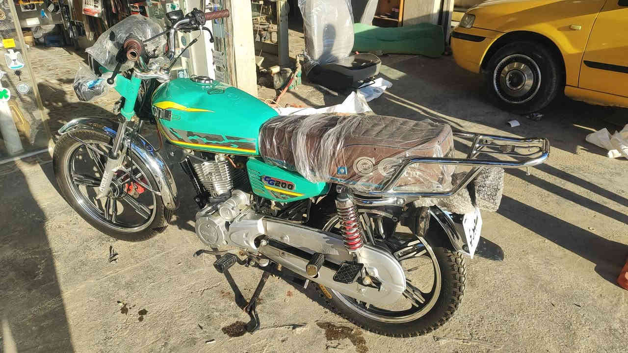 سلام عليكم للبيع مكاني زعفرانيه السعر 700وبيه مجال حك جيتك الدراجه جديده اوراقهه كامله كلشي شغال***********
