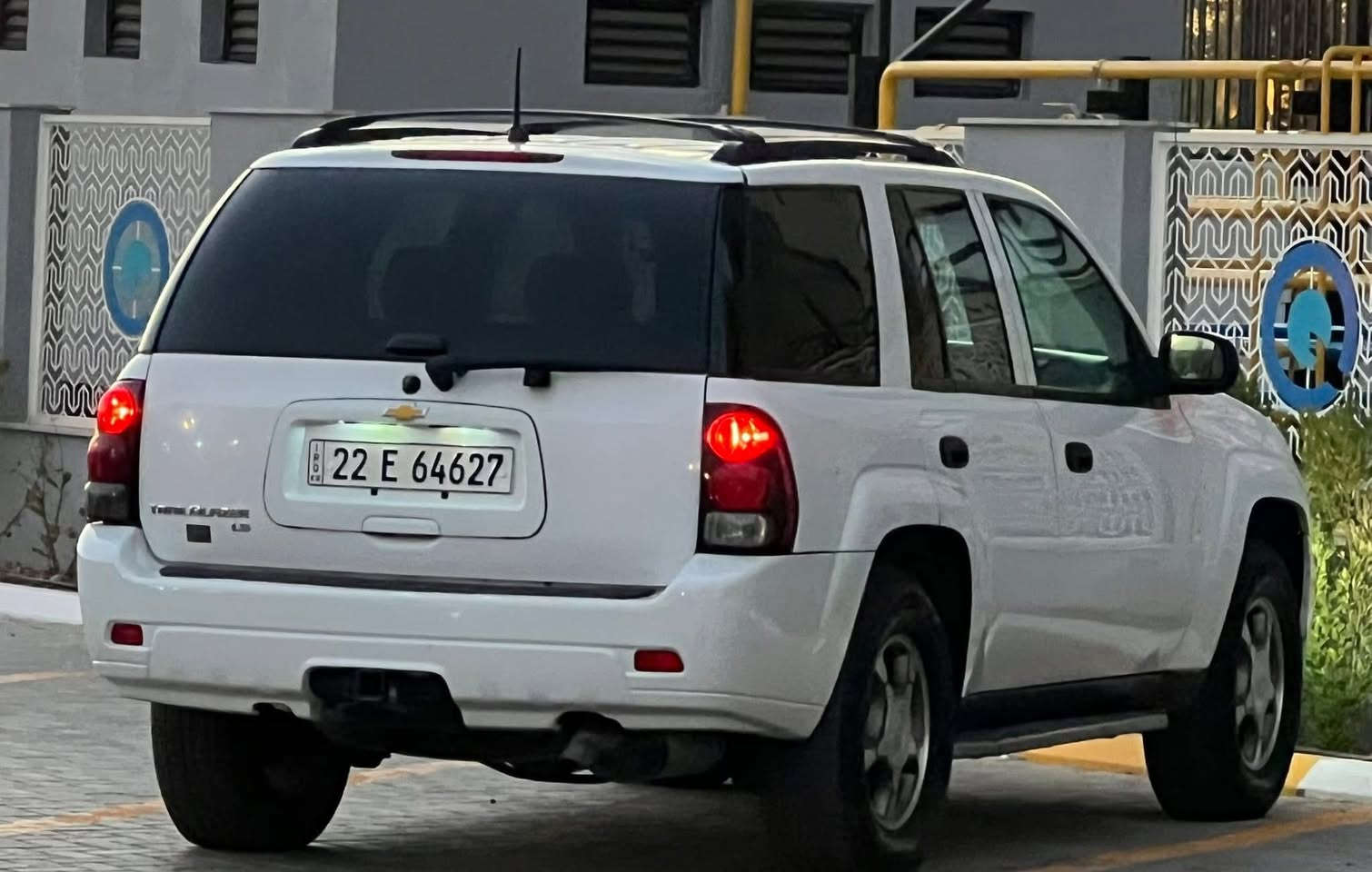 بلايزر 2007 جاهزه برغي ما بيها نقص رقم اربيل هزه جديده سنويه وكالة باسمي  ترايك وين متريد صدر باتري تايرات كله جديد مكينه وكير كفاله خليجي منظومه زينون اصلي السونر مرفق بالصور تجي وتشوفها للبيع  السعر 115 بيها مجال *********** مكان السياره بغداد البلديات
