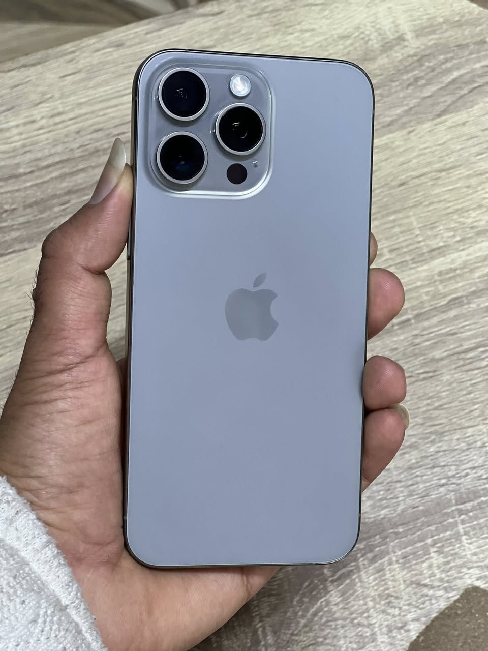 ايفون 15 برو ماكس شرق اوصط بطاريه 86 سعره 975 قفل
***********
