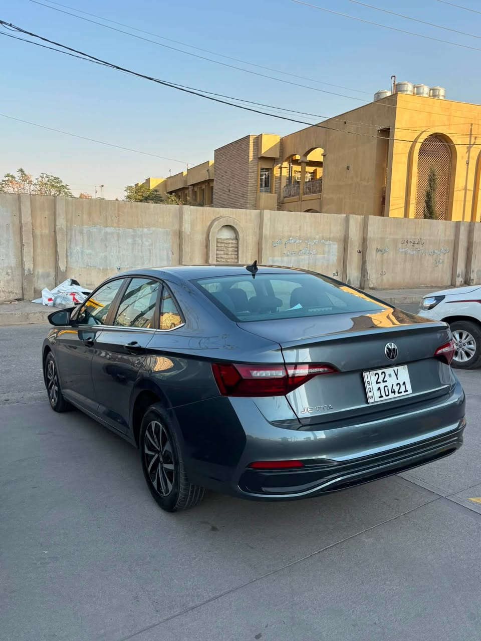 jetta 2022
جیتا مۆدیل ٢٠٢٢
٥٣ میل رۆشتووە
گێچ ئەلیکترۆنی 
شاشە ایپاد
ئاوێنە رادەر 
برێک بەسمە 
دوگمەی یئکۆ 
دەعمی زۆر زۆر خەفیفە
ایرباگ تەنها شانی تەقیوە
پشت و پێشی بە شەرتی ئەوەی بورغی با نەدرابی
سیارەکە قەپ و قۆپی نیە لە هەموو شوێنی زۆر خاوێن و رێکە 
٤ تایی لۆکی لەسەر تاخم پلاک و نۆزل هەموو بیلادی شەریکەی خۆی ئەلمانی لەسەر 
تەنها ٤ پارچەی کلێری هەیە ئەمریکا 
شخت بووە بۆیاخ کراوە لە ئەمریکا وەکو لە شانسیش دیارە سەیارەکە زەربەی نیە
بە ناو خۆمە ..
داوەی ١٢٣ وەرەقە دەکەم معامەلێکی برایانەی تێدایە
***********
تەنها موشتەری تەلەفۆن کات
3VWCM7BU2NM015613
