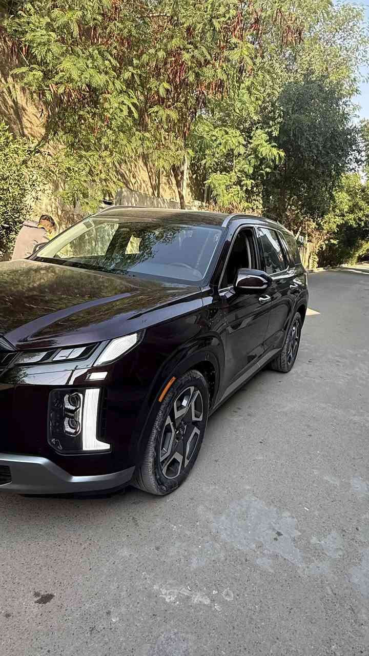 بلسايد 2024 وارد امريكي السياره ماشيه 4700كيلو لون ماروني 
موصفات 
1 فتحه واحده 
2 كشنات جلد 
3 كشنات اماميه تدفه تبريد 
4 كشنات خلفيه تدفه تبريد 
5 اوتو هولد 
6 كامره 360 
7 صندوك كهربائي 
8 شاشه دجتل 
9 بصمه تشغيل عن بعد 
10 مثبت سرعه 
11 توقف ذاتي رادار امامي 
12 توقف ذاتي رادار خلفي 
13 نقطعه عمياء جانبي 
وبعد موصفات البلسايد البقيه معروفه 
ضرر السياره بنيد +جاملغ السايق 
رقم السياره بغداد تحويل ثاني يوم 
سياره كامله من كلشي ما بيها اي نقص والسياره اخت الزيرو جديده 
السعر 260 وبيها مجال حك الجيه 
للتواصل ***********
