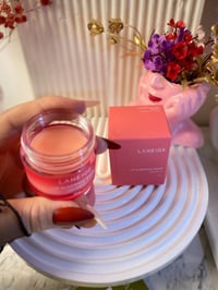 ماسك الشفايف • كوري • يعالج التشققات