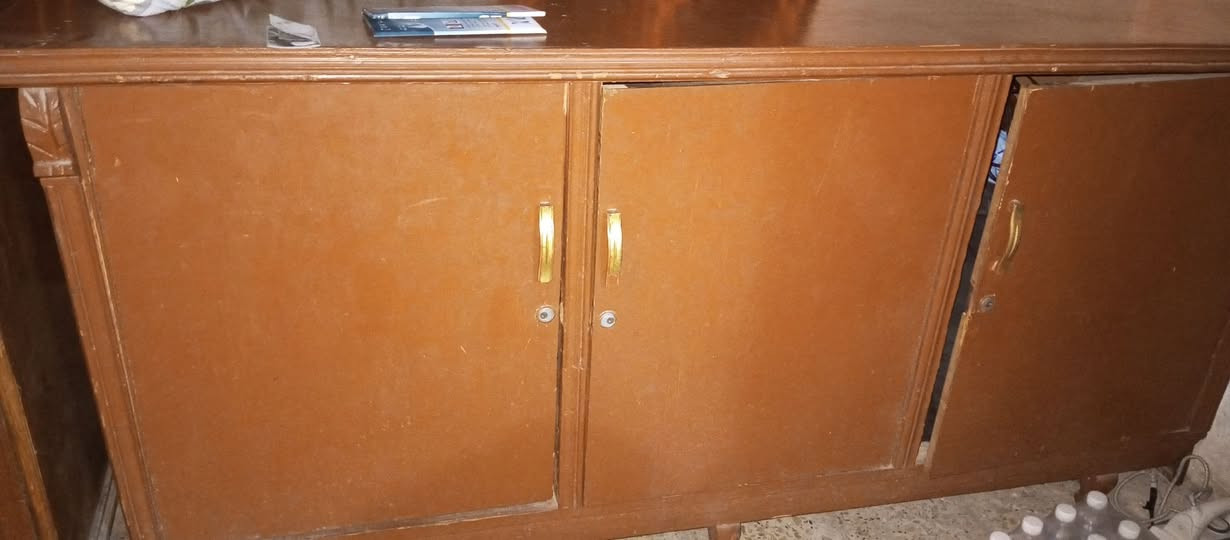 عندي هذني لبيع مكان جسر ديالى ***********
