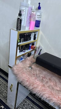 ميز لبيع مال اكرلك مال اضافر كامل جديد رقم بي وأسباب (07512424388)