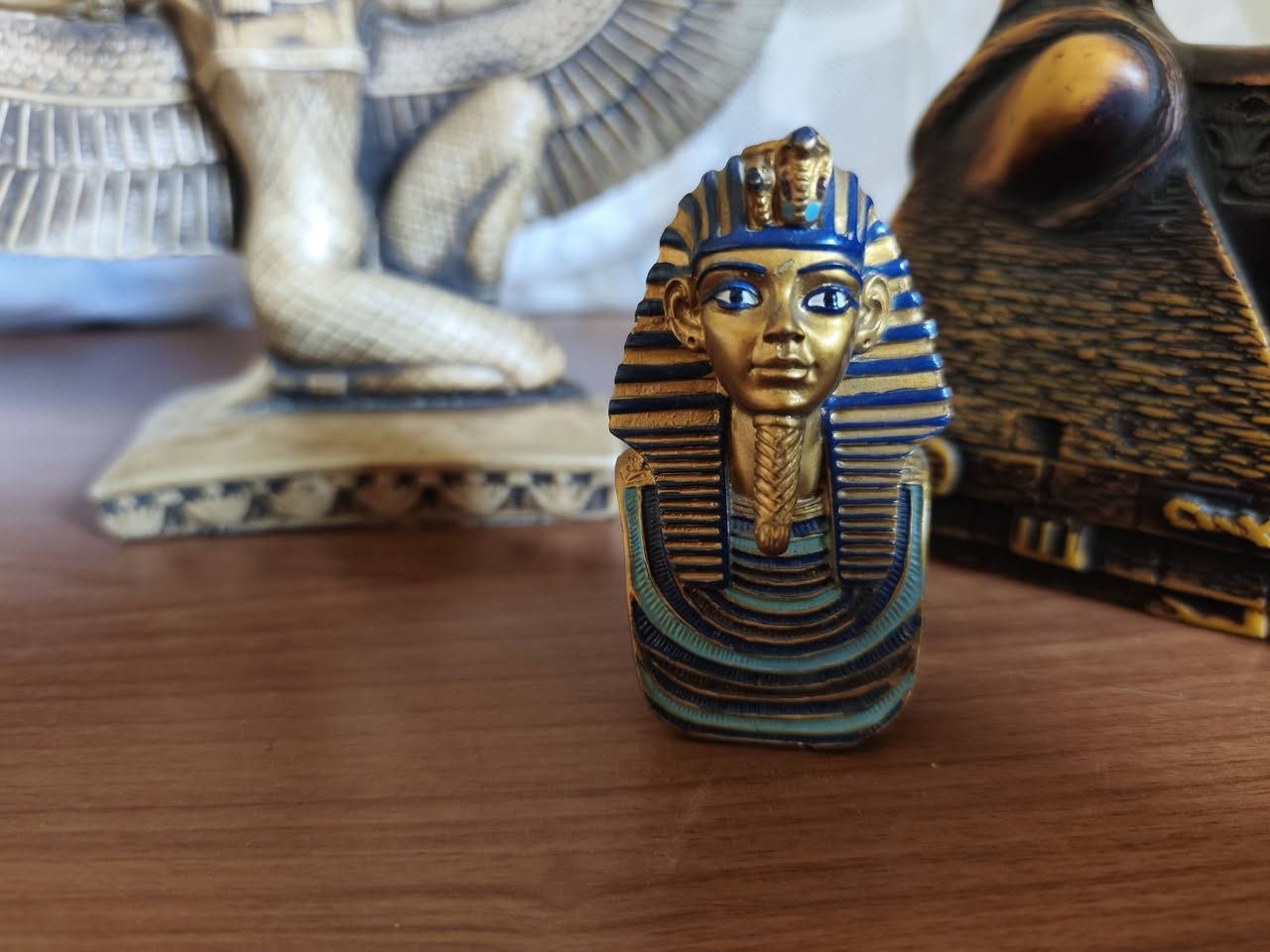 تماثيل فرعونية مصرية مميزة جدا 
احجام  كبيرة موضح رالصورة


**إذا كنت صاحب هذا الإعلان وتريد حذفه لأي سبب، رجاءا أرسل رسالة إلى الدعم الفني**