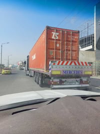 توجد حاويات طول 13متر لبيع 07801022989