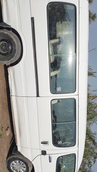 سياره جنبي 2014 سنويه 31 السعر 67 مجال بسيط 07875815559