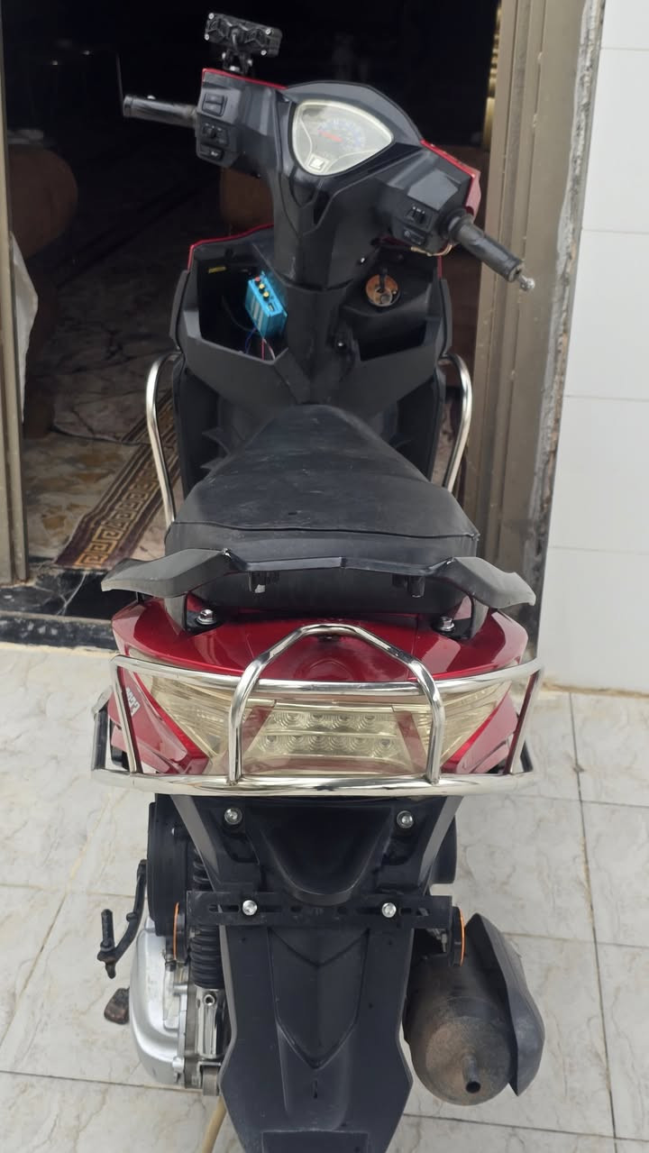 سلام عليكم دراجة جامبو للبيع موديل 2023 دراجه نضيفه مثل ماشوف ممافتوحه نكره سلف سعرها مليون وبيها مجال ***********
