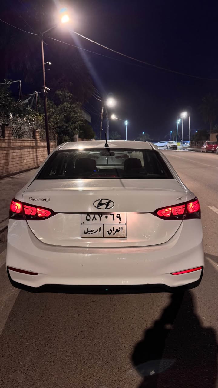 هيونداي اكسنت مديل 2020 
بأسم شركة اربيل مخلصه سنويتهه ماصار هواي 
السياره مكفوله ماعدى شوف العين بيهه طخات بالبدي وبيهه كم رصعه بس ماينشافن الرصعات ماشيه 65 الف مكينه كير حداده كله ع وضع الشركة السياره صار 4 سنوات عدنه السعر 125$ والشراي بالخدمه موجود وتساب *********** المدينة, البصرة
