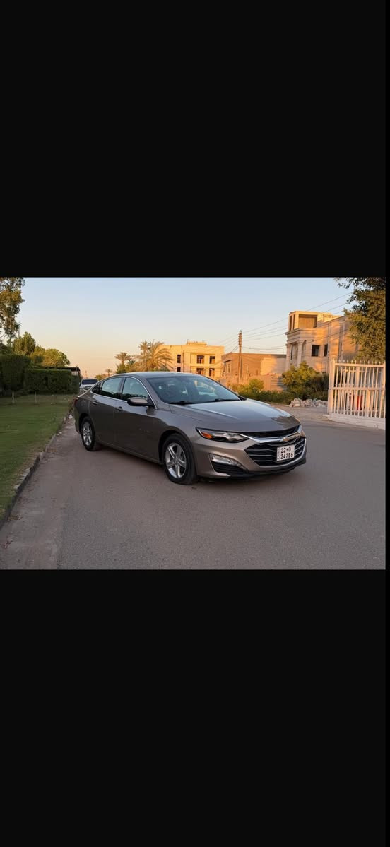 السلام عليكم
شوفرليت ماليبو 2024 LT 
الحالة: ممتازة / جاهزة للاستخدام
الموديل: 24
ماشيه 43 الف ميل 
المواصفات: مكيف بارد ❄️ 
، شاشة، كاميرا،  بصمه ، تشغيل عن بعد 
، كشنات كهرباء ، تحديد مسار 
وبعد اكو هواي مواصفات 
السعر: 123
📍 الموقع: بغداد حي الجامعه شارع الربيع 
📞 للاستفسار:
*********** او *********** 
السياره حادثها ابواب جهه السايق بدون ايرباك بدون دواخل جديده بمعنى الكلمه
